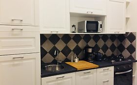 Cluverio11 Luxury Apartment